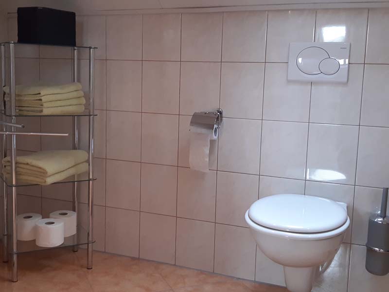 WC der Ferienwohnung Gradl in Klardorf
